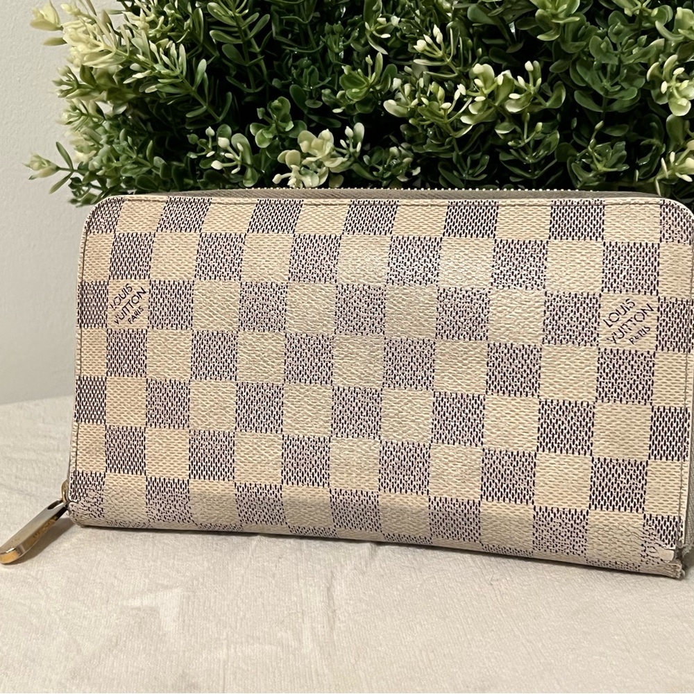Authentic Louis Vuitton Damier Wallet
